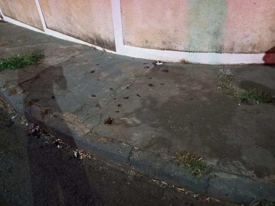Foto 4 de 7 — Homem leva garrafada na cabeça após discussão em Araraquara; estado é grave